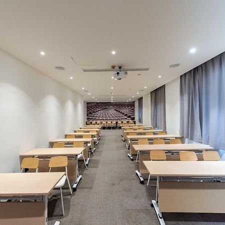 Отель Ibis Wuxi Hi Tech Экстерьер фото