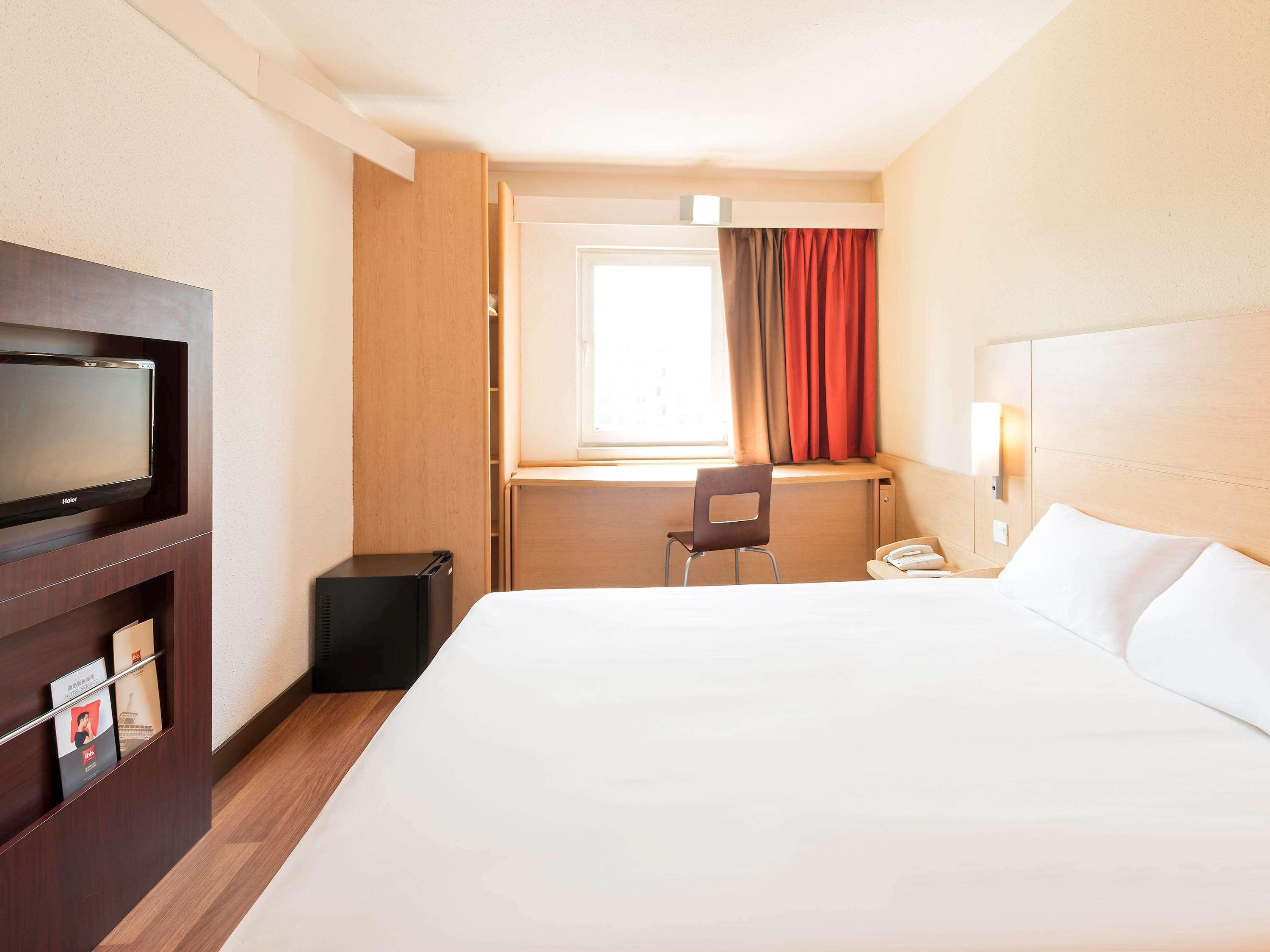 Отель Ibis Wuxi Hi Tech Экстерьер фото