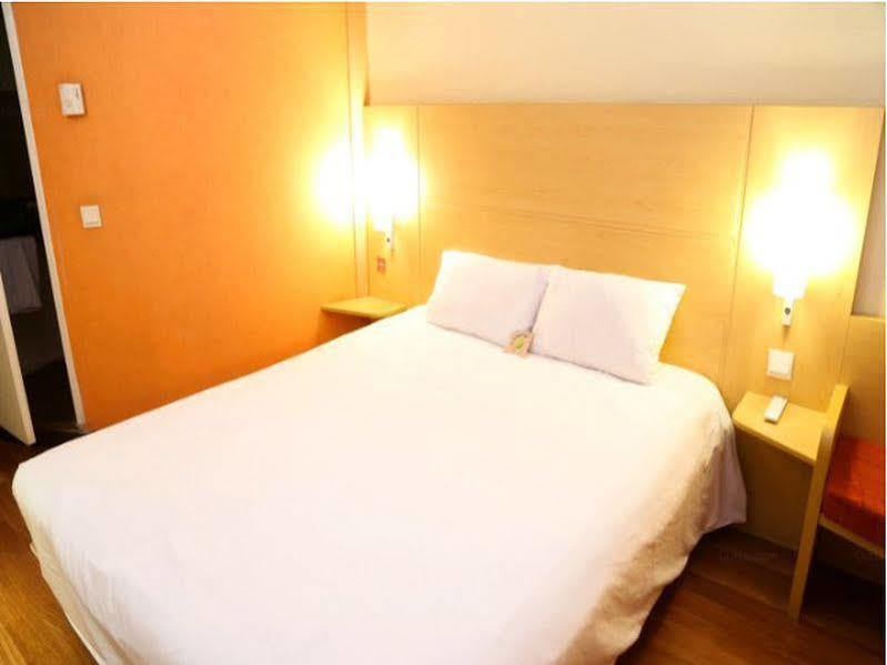 Отель Ibis Wuxi Hi Tech Экстерьер фото