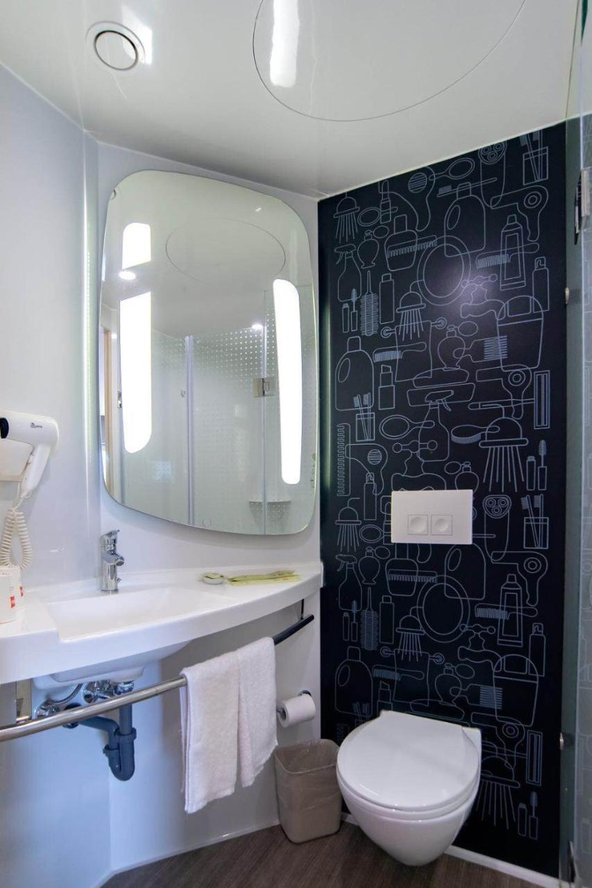 Отель Ibis Wuxi Hi Tech Экстерьер фото